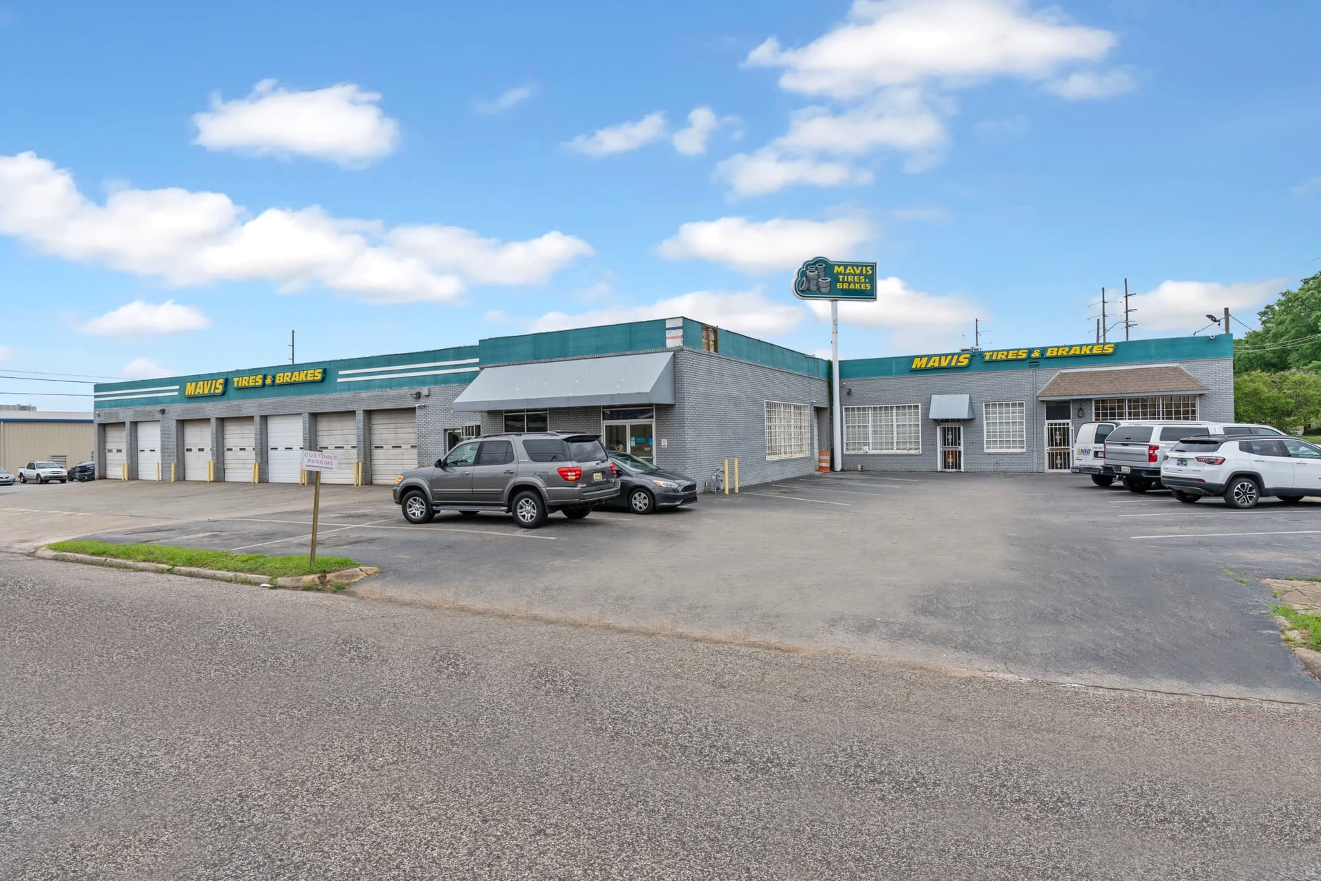 Store_831 Tire Shop & Auto Repair in Birmingham (Downtown), Alabama