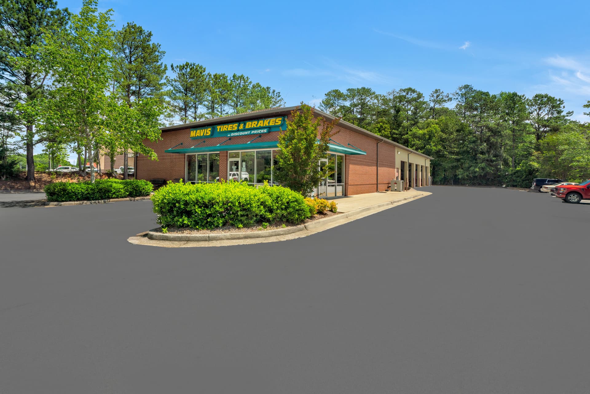 Store_618 Tire Shop & Auto Repair in Peachtree East, Georgia